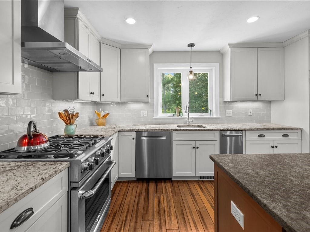 15 Autumn Ave # 15