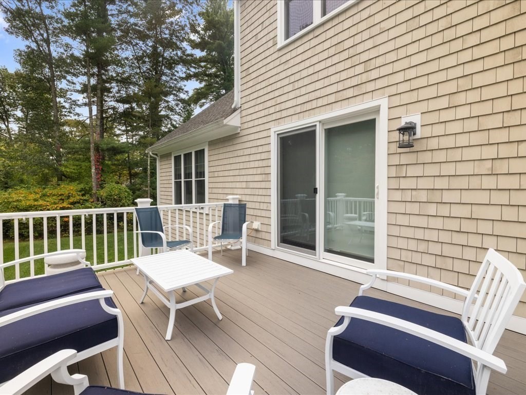 15 Autumn Ave # 15