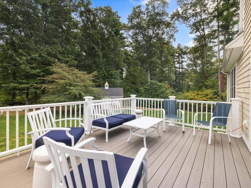 15 Autumn Ave # 15