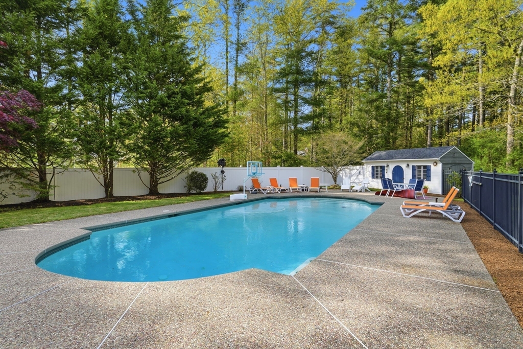 50 Lewis Farm Rd