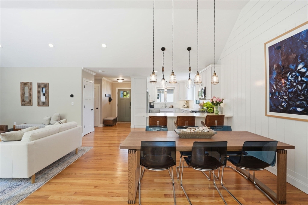 30 Stone Gate Dr