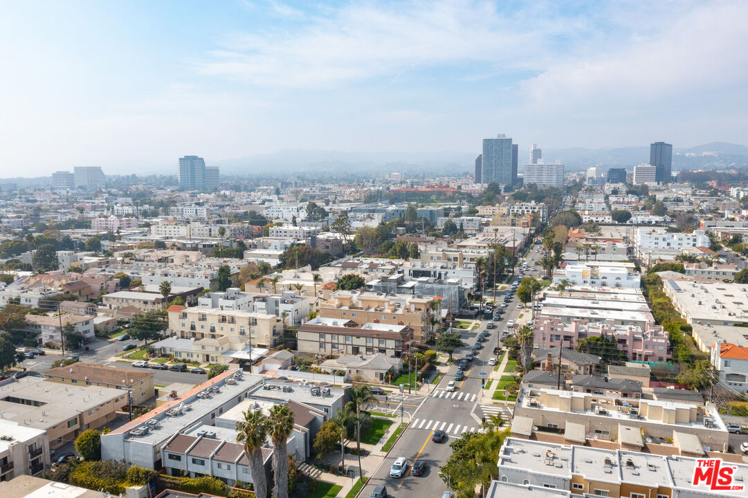 1805 S Barrington Ave Unit: 10