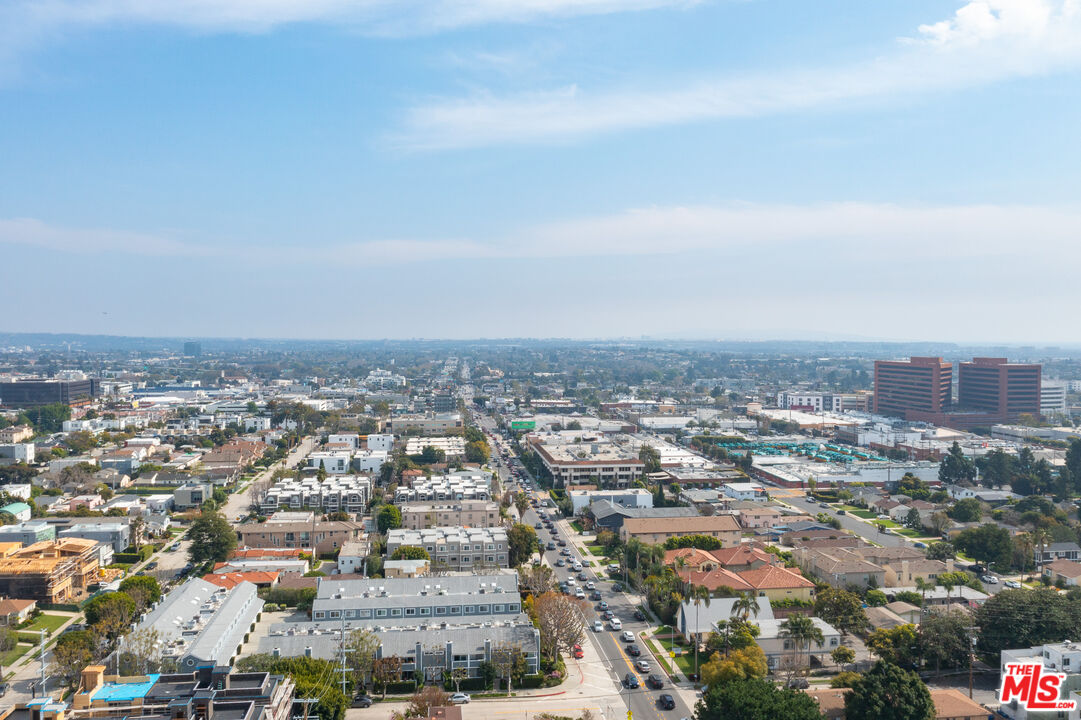 1805 S Barrington Ave Unit: 10