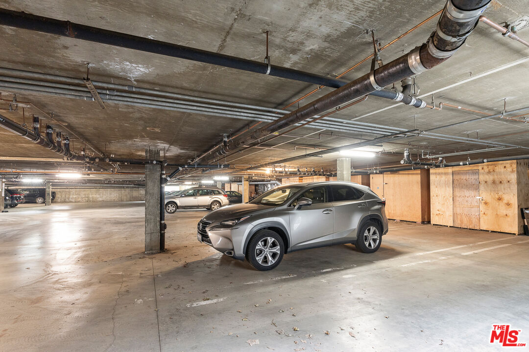 1805 S Barrington Ave Unit: 10