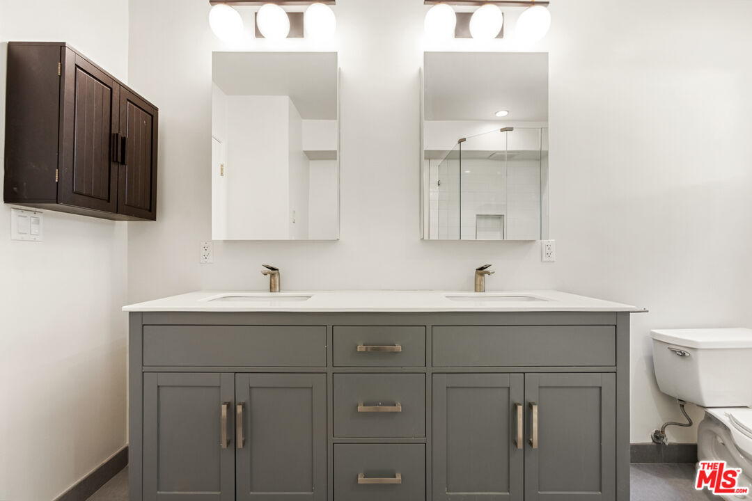 1734 N Fuller Ave Unit: 105