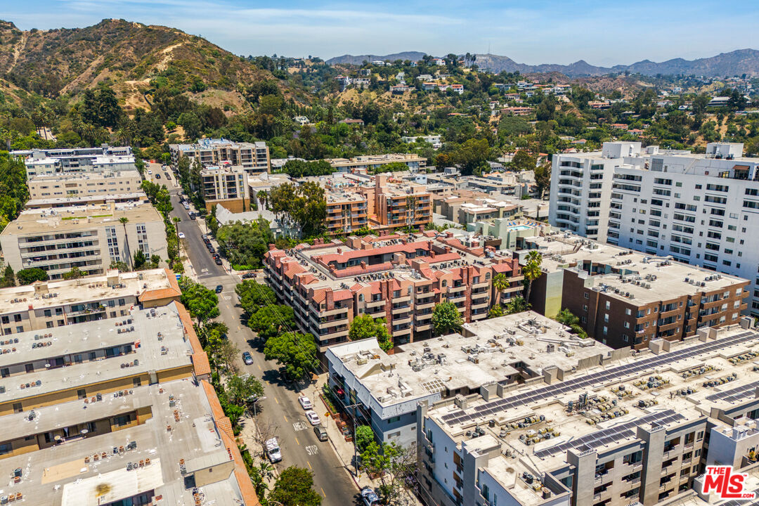 1734 N Fuller Ave Unit: 105