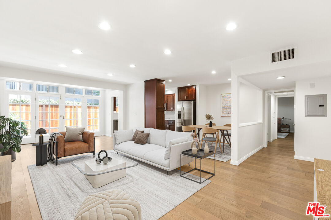 1734 N Fuller Ave Unit: 105