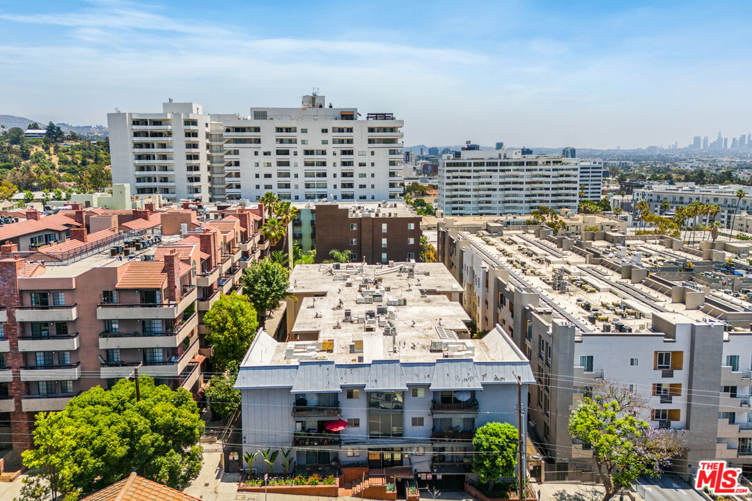 1734 N Fuller Ave Unit: 105