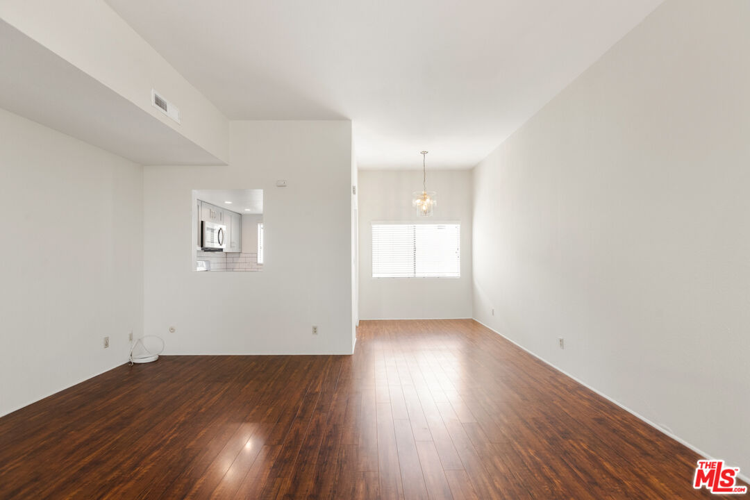 323 E Plymouth St Unit: 6