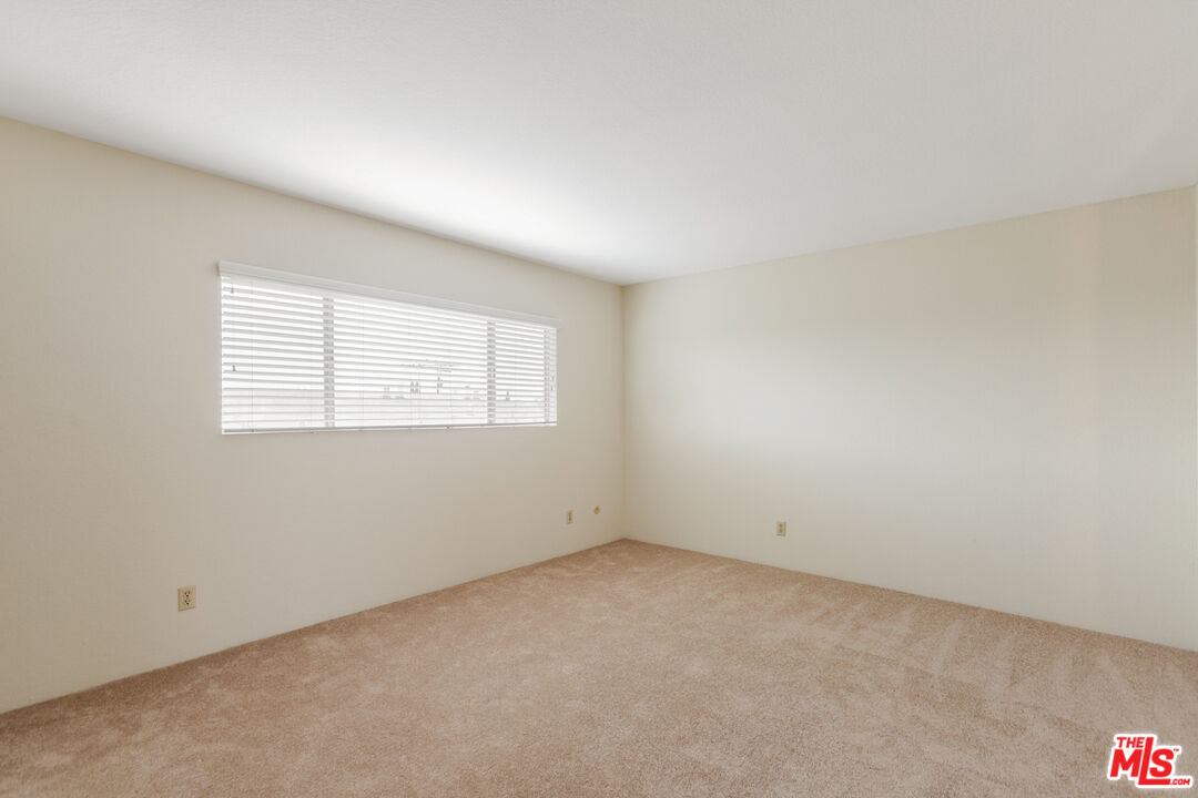 323 E Plymouth St Unit: 6