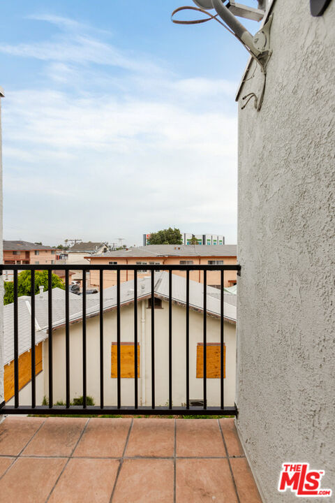 323 E Plymouth St Unit: 6