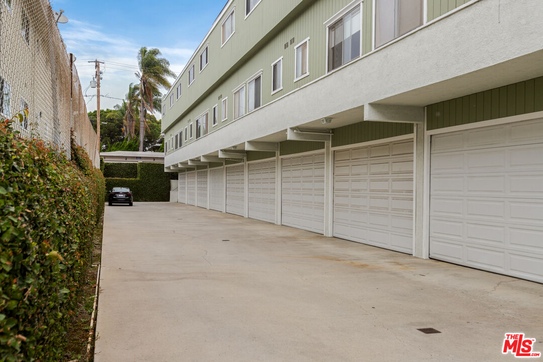 323 E Plymouth St Unit: 6