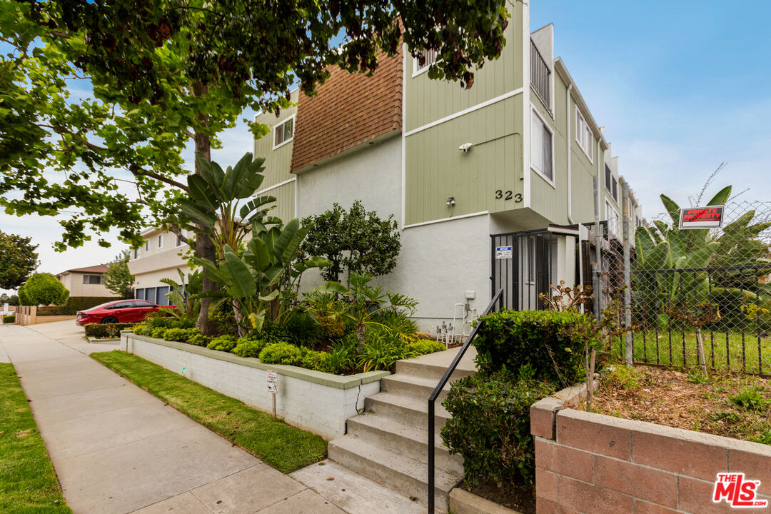 323 E Plymouth St Unit: 6