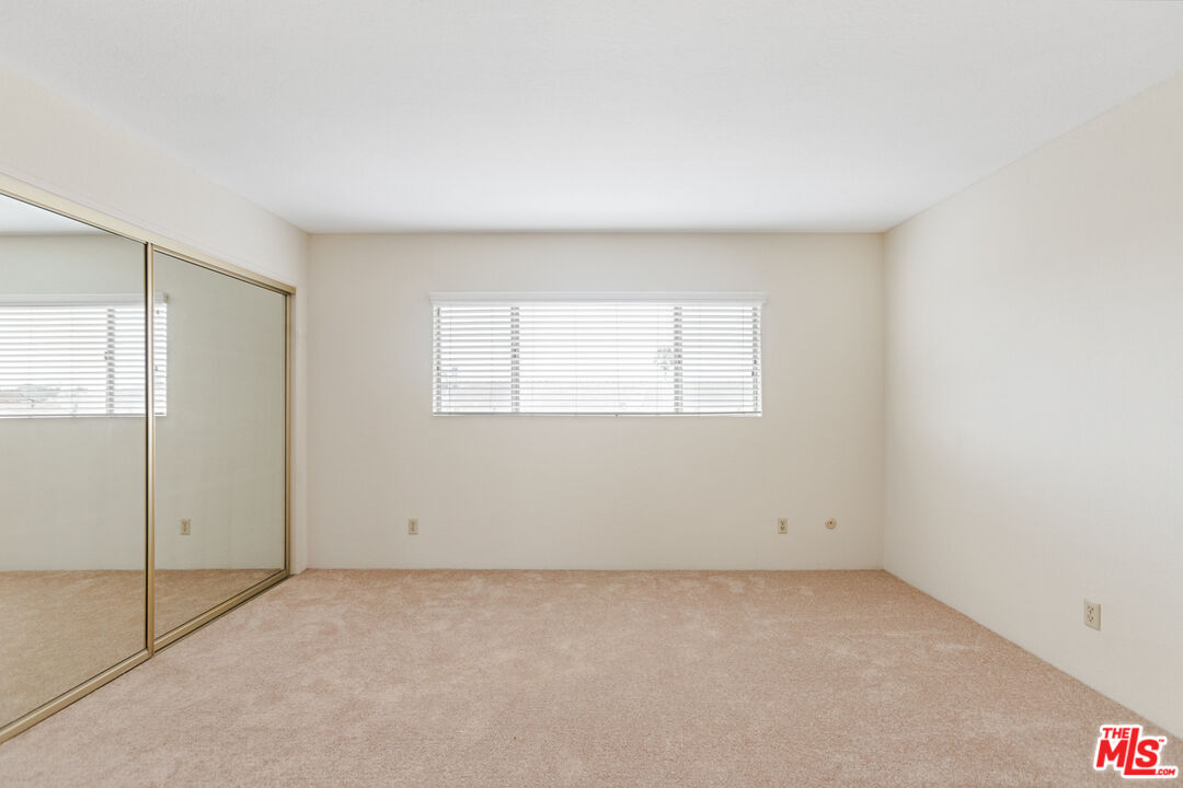 323 E Plymouth St Unit: 6