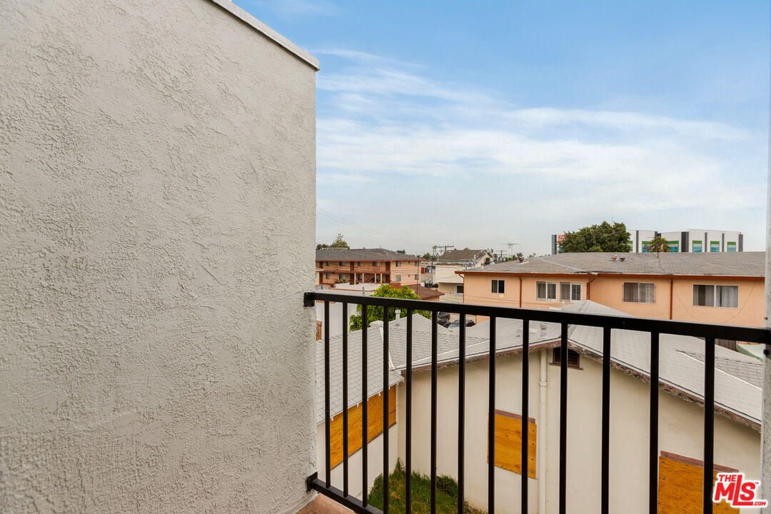 323 E Plymouth St Unit: 6