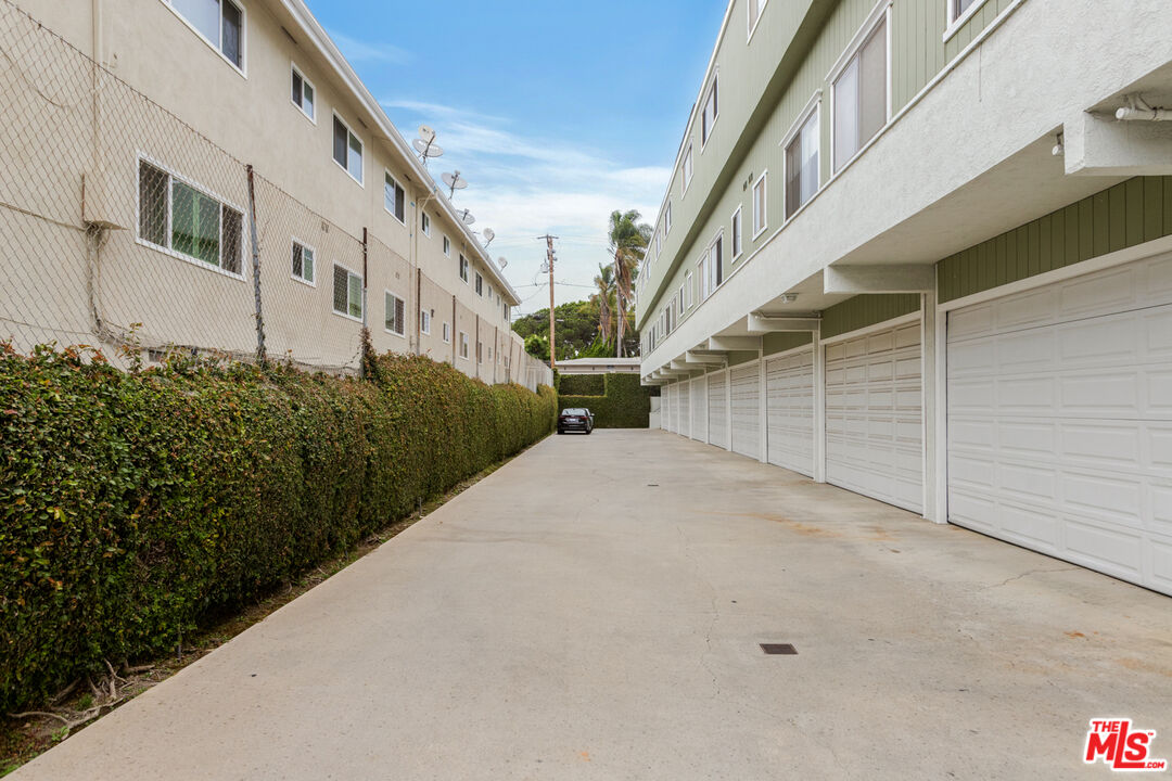 323 E Plymouth St Unit: 6