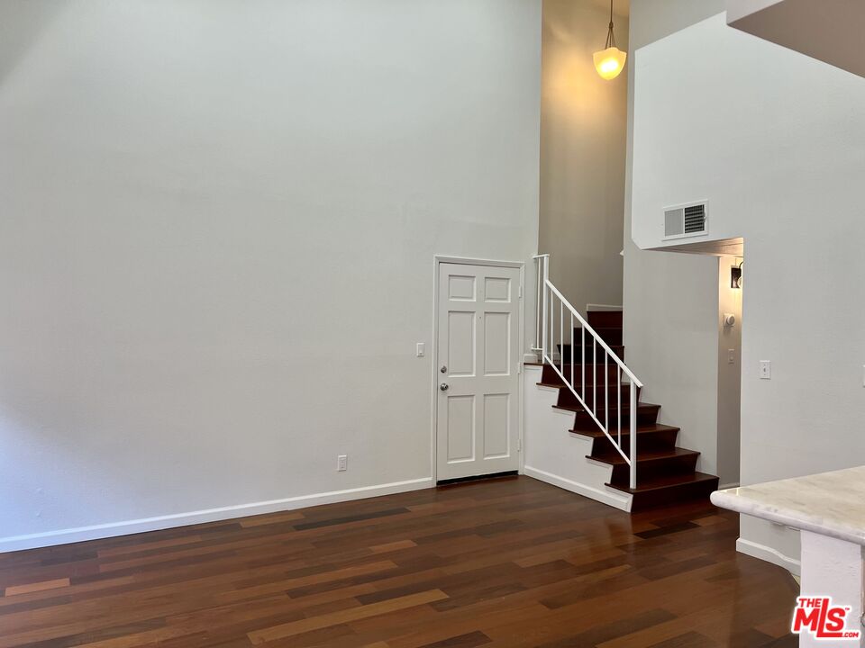 1116 E Palmer Ave Unit: 18