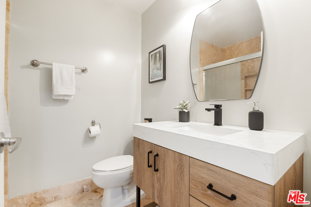 1535 Granville Ave Unit: 107