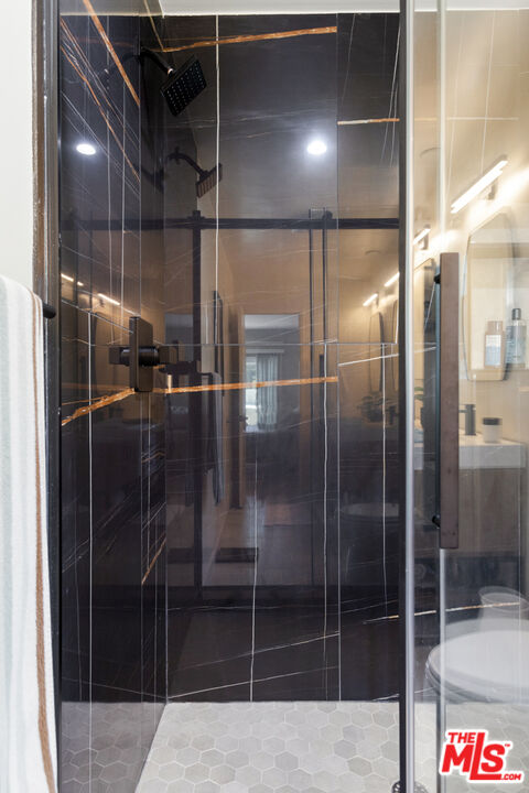 1535 Granville Ave Unit: 107