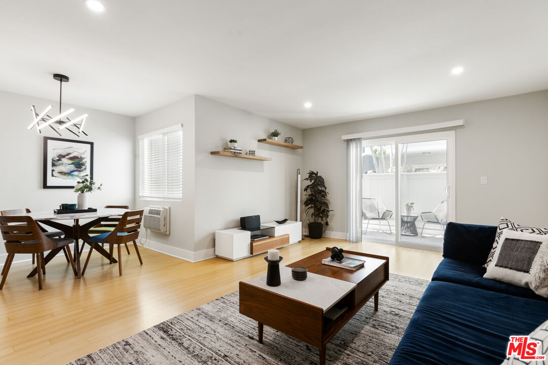 1535 Granville Ave Unit: 107