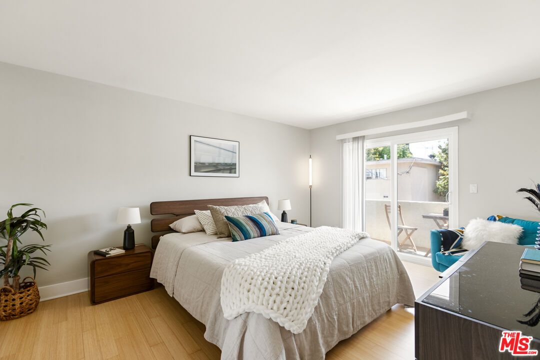 1535 Granville Ave Unit: 107