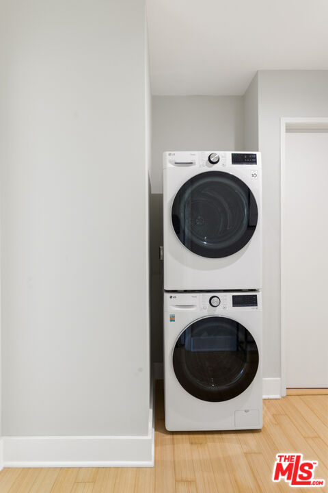 1535 Granville Ave Unit: 107