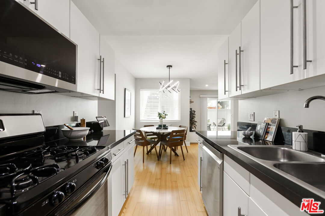 1535 Granville Ave Unit: 107