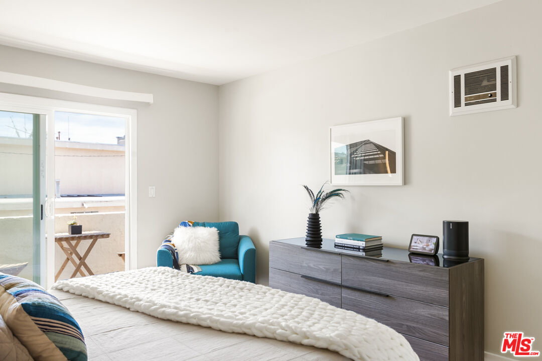 1535 Granville Ave Unit: 107