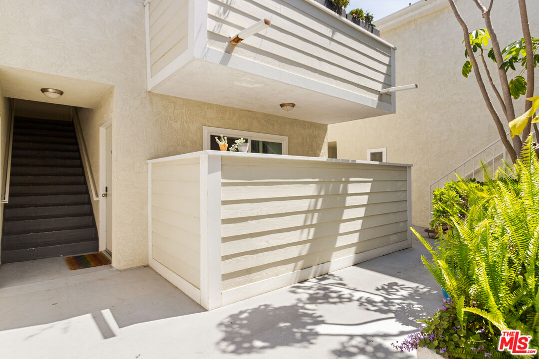 1535 Granville Ave Unit: 107