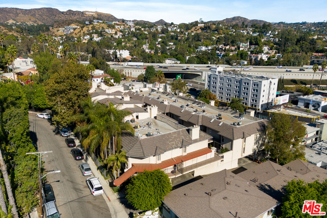 1942 Grace Ave Unit: 111