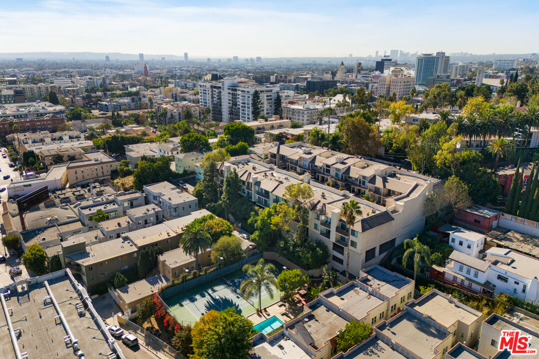 1942 Grace Ave Unit: 111