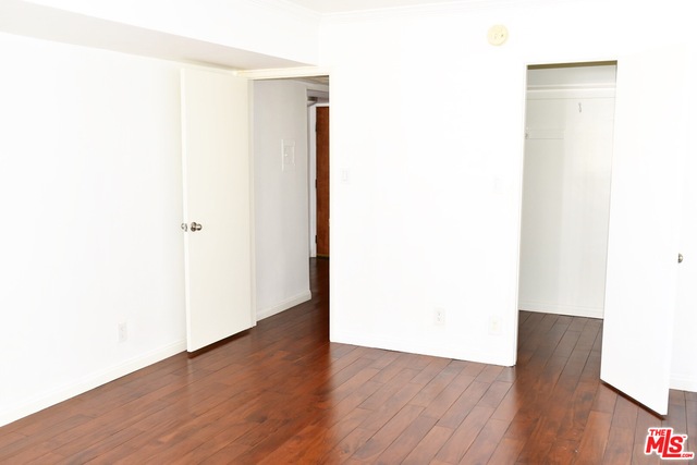 15248 Dickens St Unit: 301