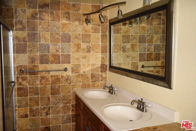 15248 Dickens St Unit: 301