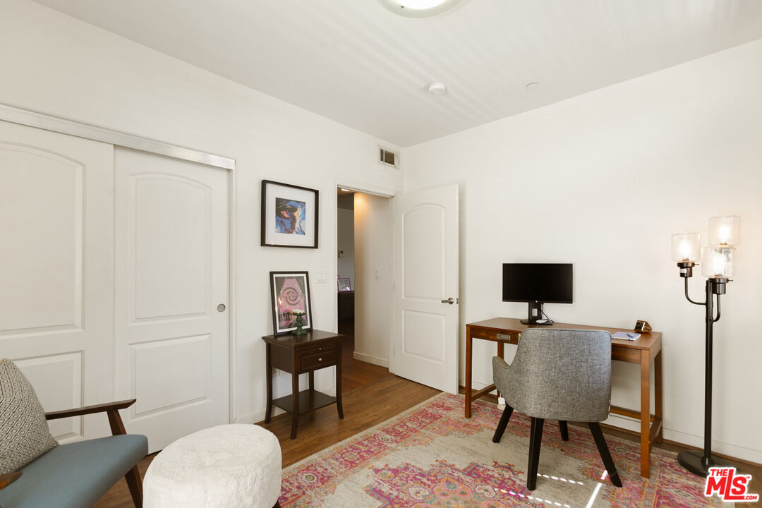 401 N Serrano Ave Unit: 101