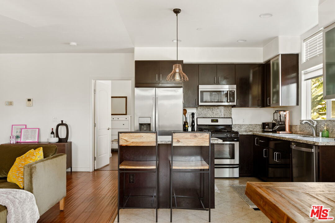 401 N Serrano Ave Unit: 101