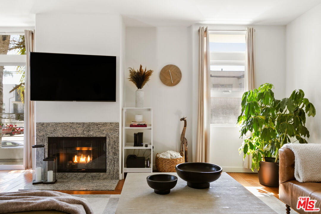 401 N Serrano Ave Unit: 101