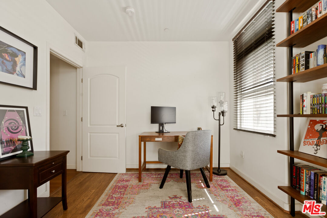 401 N Serrano Ave Unit: 101