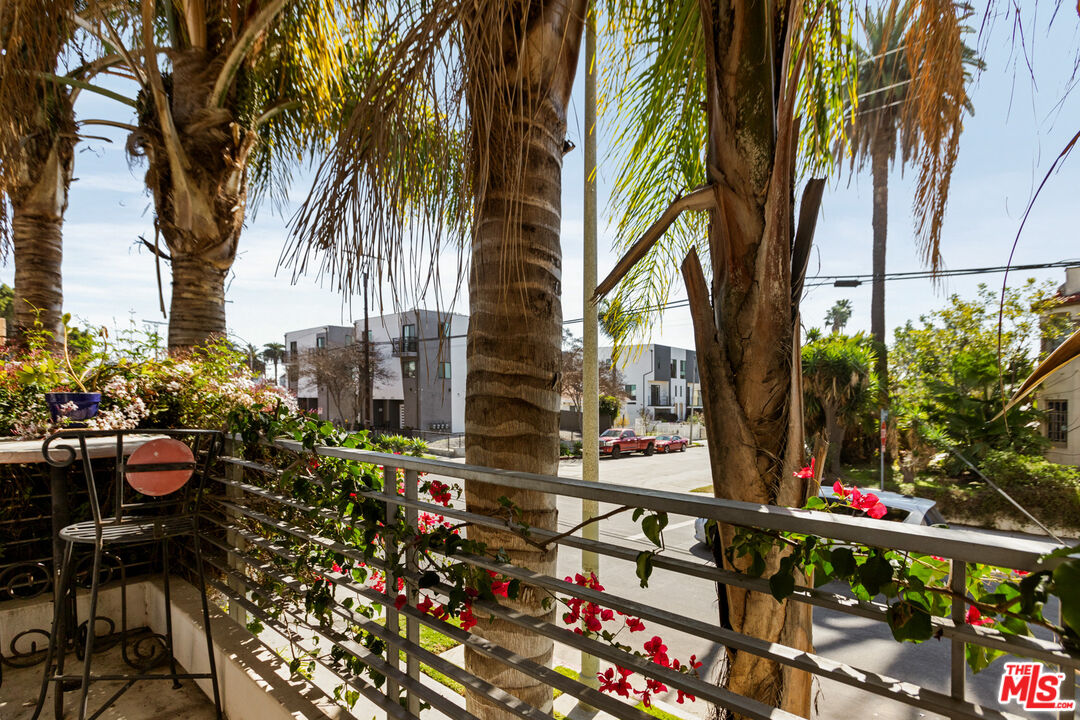 401 N Serrano Ave Unit: 101