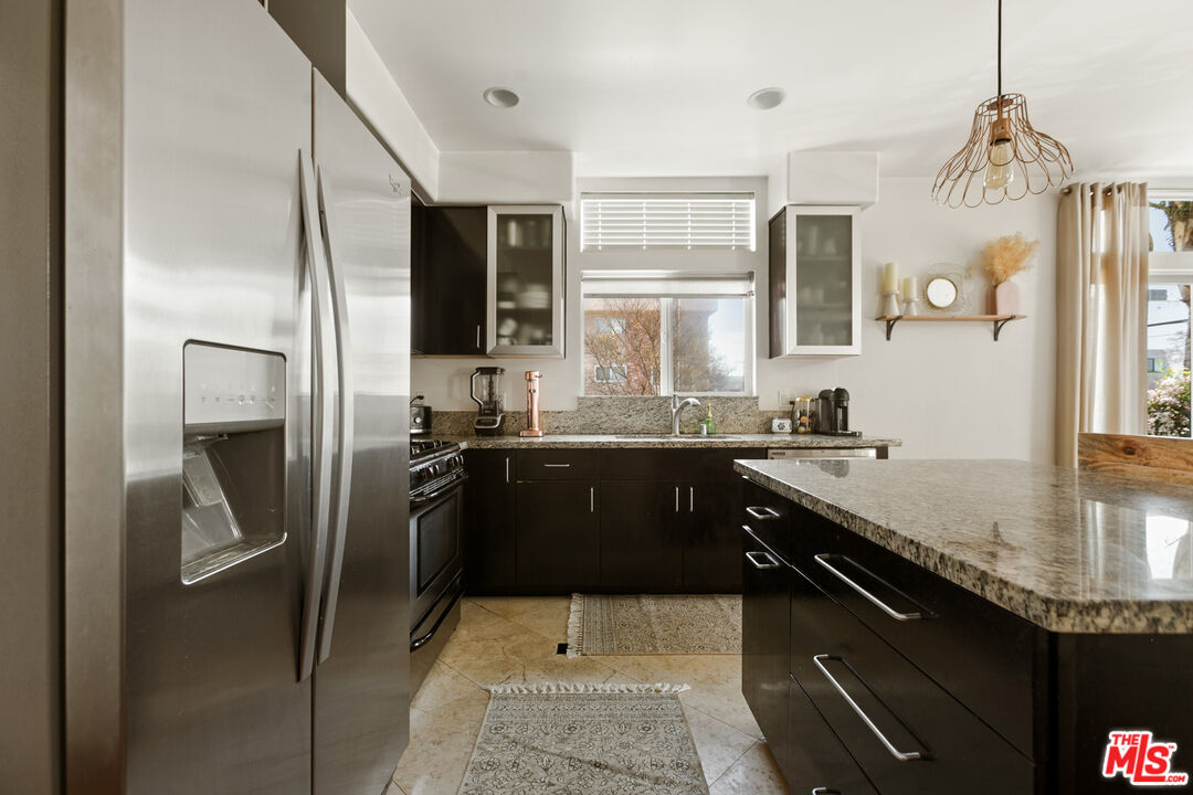 401 N Serrano Ave Unit: 101