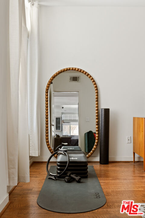 401 N Serrano Ave Unit: 101