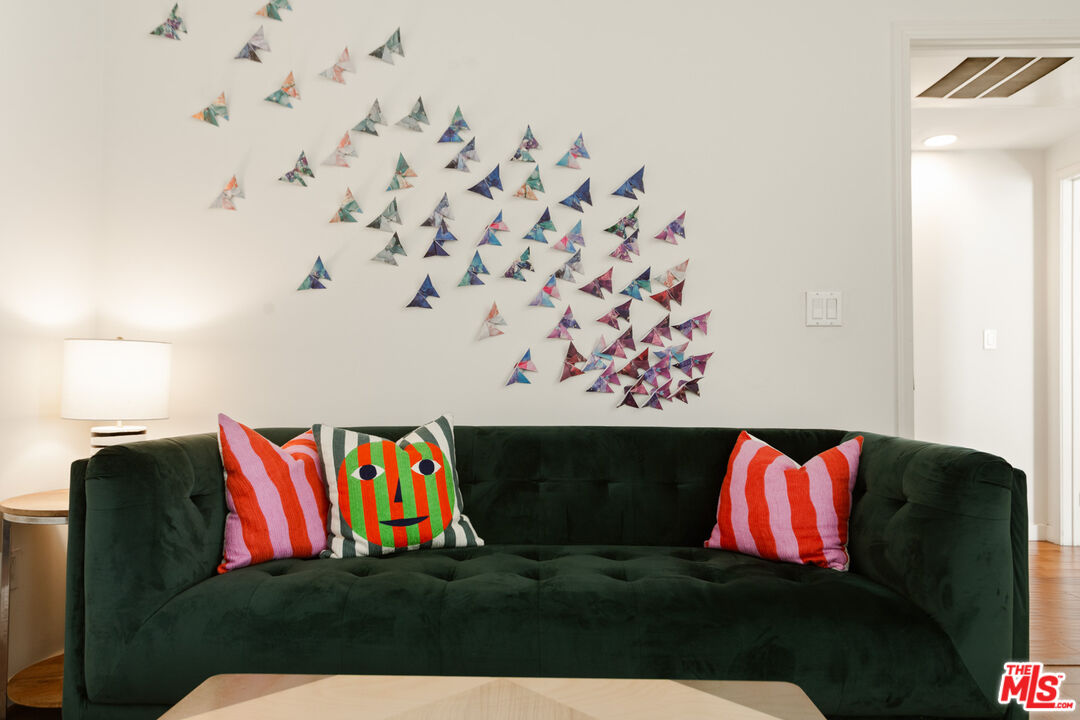 401 N Serrano Ave Unit: 101