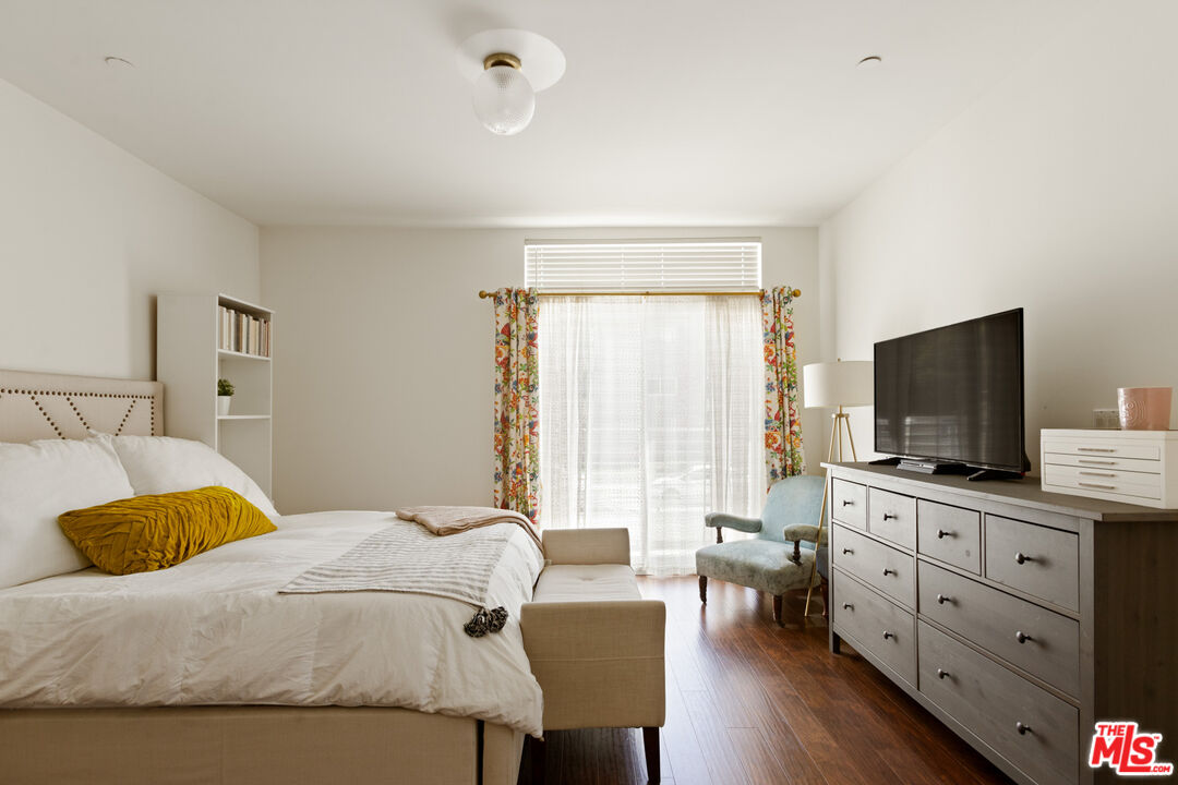 401 N Serrano Ave Unit: 101