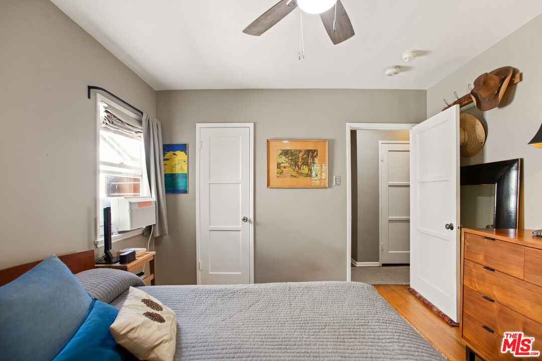 1809 S Orange Grove Ave