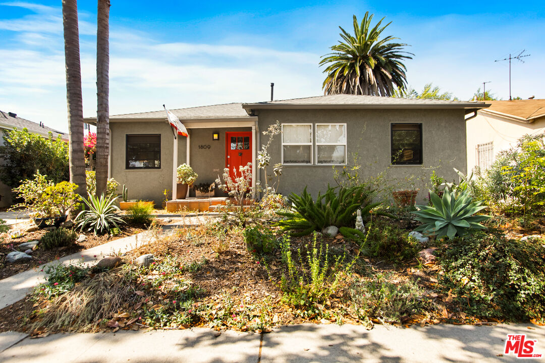 1809 S Orange Grove Ave