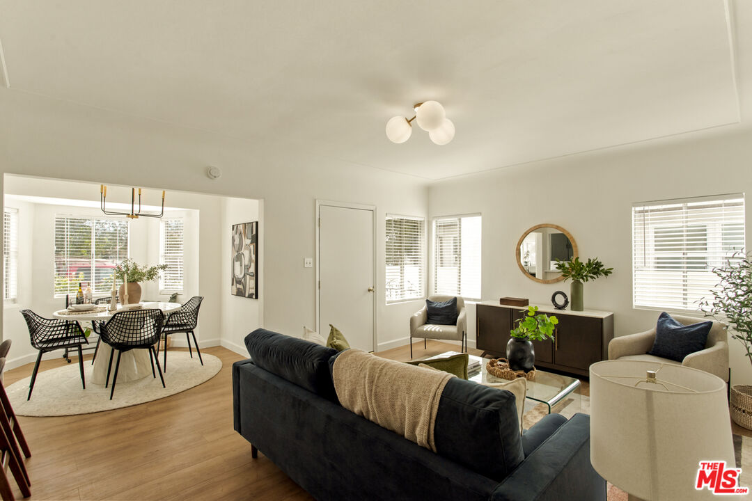 523 Simmons Ave