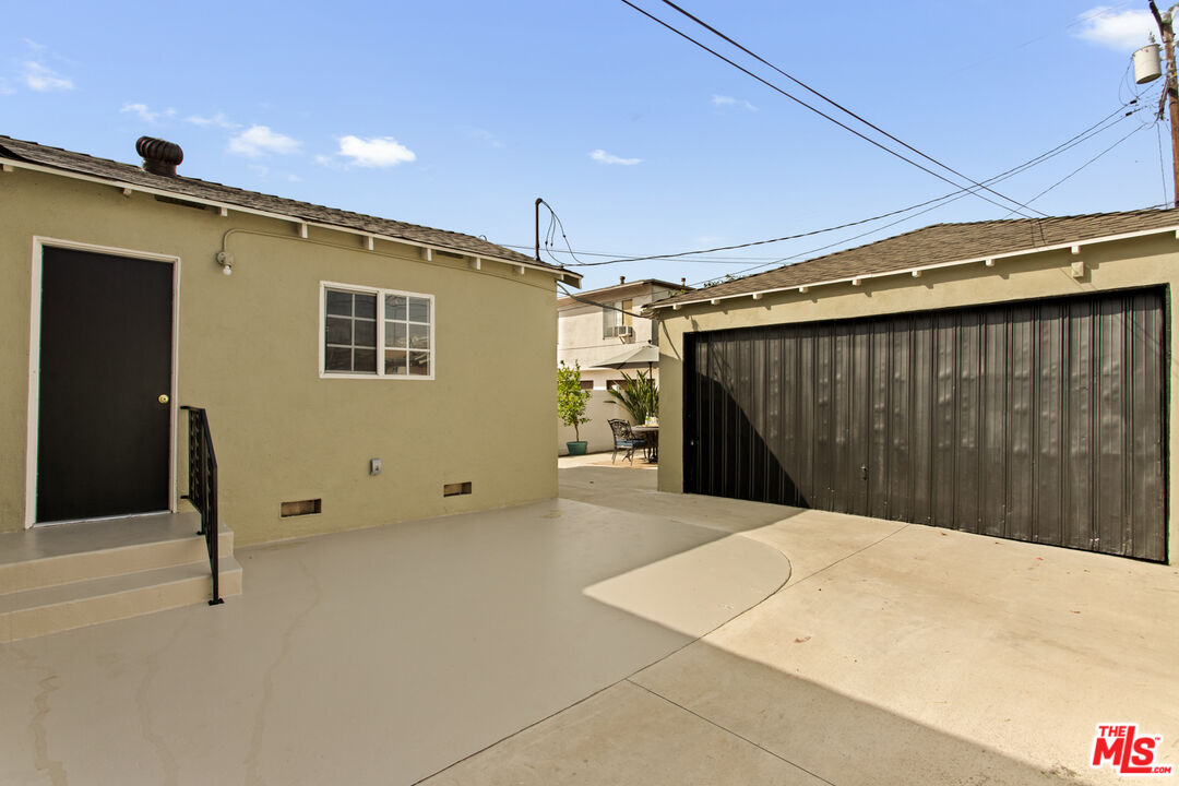 523 Simmons Ave