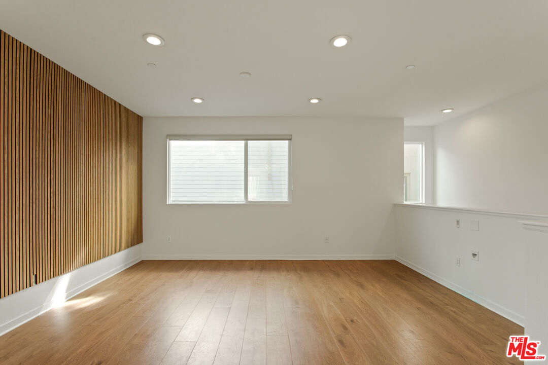 1558 Chia Way