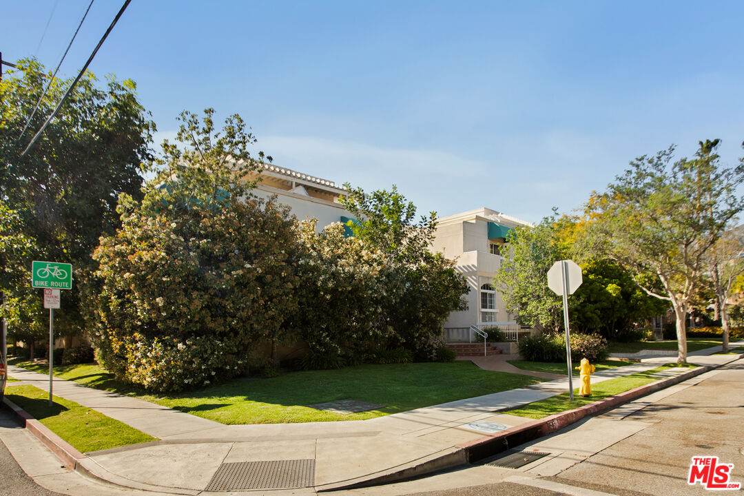 1201 Viola Ave Unit: 113