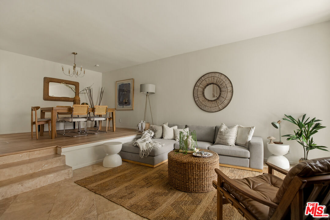 5100 Riverton Ave Unit: 9