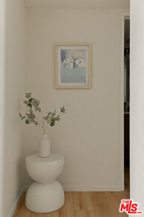 5100 Riverton Ave Unit: 9